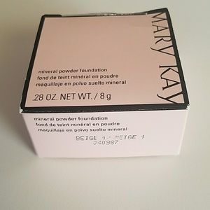Mary Kay Mineral Powder Foundation in Beige 1